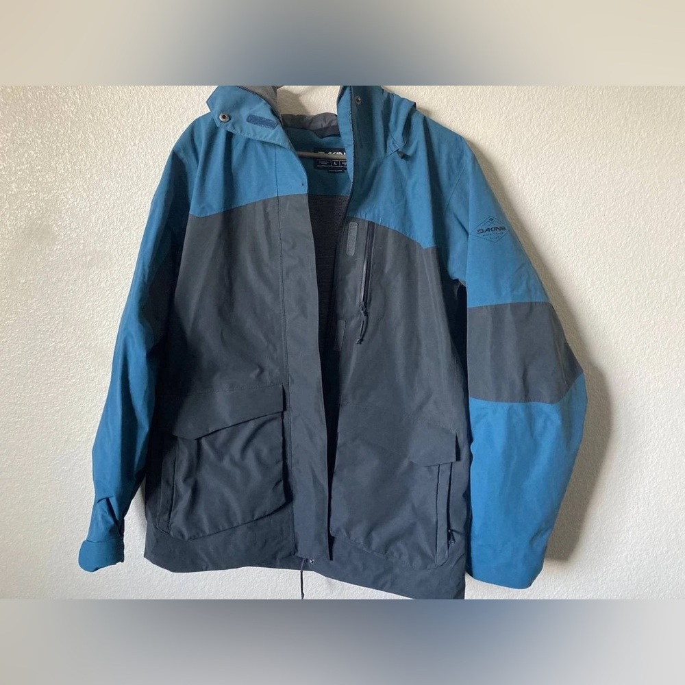 Dakine Women’s GORE-Tex Weather Resistant Ski Jacket